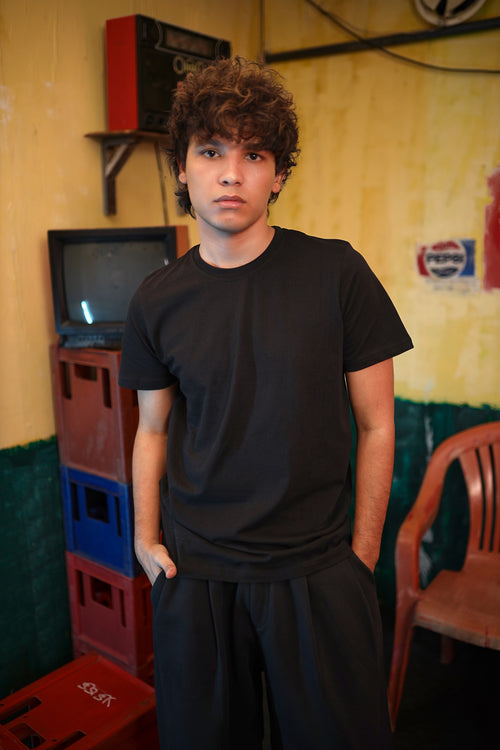 Short Sleeve Regular Fit T-Shirt in Black - Everyday Basic | WW26TS0017